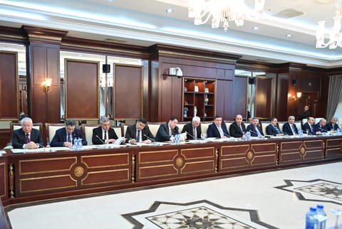 İqtisadi siyasət, sənaye və sahibkarlıq komitəsinin iclası keçirilib - FOTOLAR