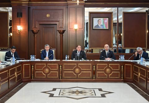 İqtisadi siyasət, sənaye və sahibkarlıq komitəsinin iclası keçirilib - FOTOLAR