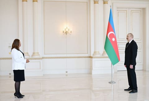 İlham Əliyev Kolumbiyanın yeni səfirini qəbul edib - YENİLƏNİB