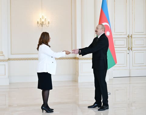 İlham Əliyev Kolumbiyanın yeni səfirini qəbul edib - YENİLƏNİB