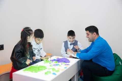 Əlilliyi olan uşaqlar üçün yeni günərzi qayğı mərkəzi istifadəyə verilib