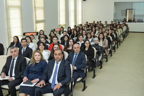 Nazir müavini Qubada ümumi və ali təhsil müəssisələrinin pedaqoji heyəti ilə görüşüb