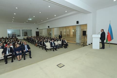 Nazir müavini Qubada ümumi və ali təhsil müəssisələrinin pedaqoji heyəti ilə görüşüb