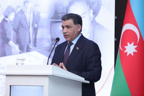“Ulu Öndər Heydər Əliyev və Azərbaycanın memarlıq irsi” mövzusunda tədbir keçirilib