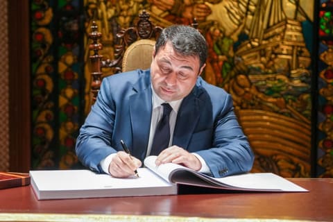 Azərbaycan səfiri etimadnaməsini Filippin Prezidentinə təqdim edib