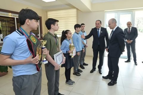 Emin Əmrullayev Xaçmazda tədris prosesi ilə tanış olub