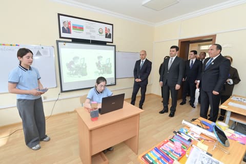 Emin Əmrullayev Xaçmazda tədris prosesi ilə tanış olub