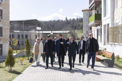 Latviya nümayəndə heyəti Şuşa və Xankəndidə aparılan yenidənqurma işləri ilə tanış olublar