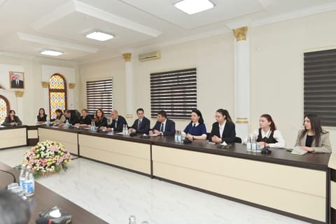 Emin Əmrullayev Quba-Xaçmaz regionu üzrə bir qrup təhsil işçisi ilə görüşlər keçirib
