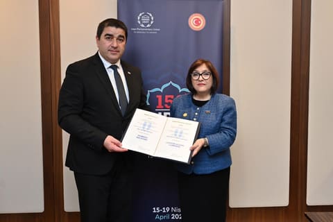 Sahibə Qafarova Gürcüstan parlamentinin sədri ilə görüşüb