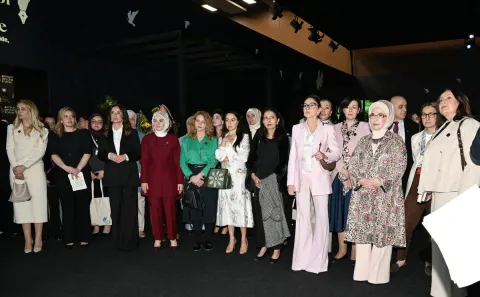 Mehriban Əliyeva Antalyada Fələstinə həsr olunan tədbirdə iştirak edib - FOTOLAR