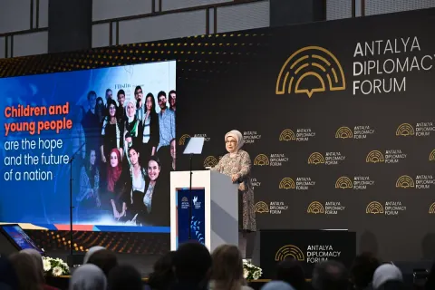 Mehriban Əliyeva Antalyada Fələstinə həsr olunan tədbirdə iştirak edib - FOTOLAR