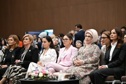 Mehriban Əliyeva Antalyada Fələstinə həsr olunan tədbirdə iştirak edib - FOTOLAR