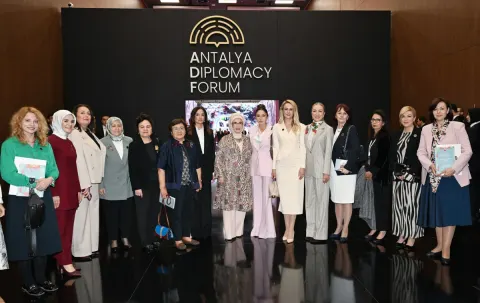 Mehriban Əliyeva Antalyada Fələstinə həsr olunan tədbirdə iştirak edib - FOTOLAR