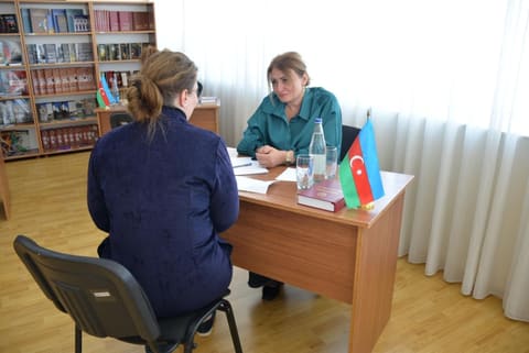 Vəkillər qadın və yeniyetmə məhkumlara hüquqi yardım göstəriblər