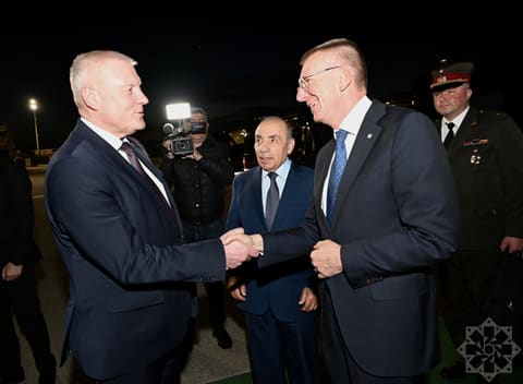 Latviya Prezidenti Azərbaycana rəsmi səfərə gəlib