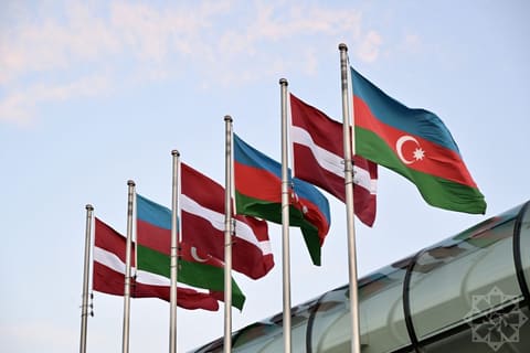 Latviya Prezidenti Azərbaycana rəsmi səfərə gəlib