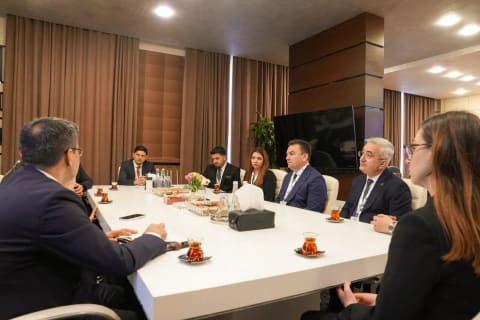 Fərid Qayıbov Türkiyənin Gənclər və İdman Nazirliyinin nümayəndə heyəti ilə görüşüb