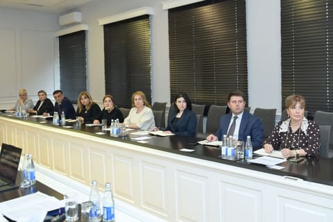 Elm və təhsil naziri internat məktəblərinin direktorları ilə görüşüb