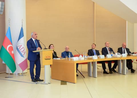Qlobal təhsil təcrübələrini birləşdirən “Yeni çağırışlar” kitabı təqdim edilib