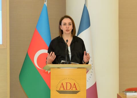 Qlobal təhsil təcrübələrini birləşdirən “Yeni çağırışlar” kitabı təqdim edilib