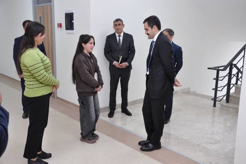 Elm və təhsil nazirinin müavini Şamaxıda müəllim və valideynlərlə görüşüb