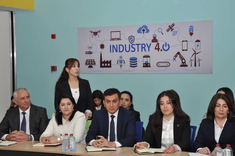 Elm və təhsil nazirinin müavini Şamaxıda müəllim və valideynlərlə görüşüb