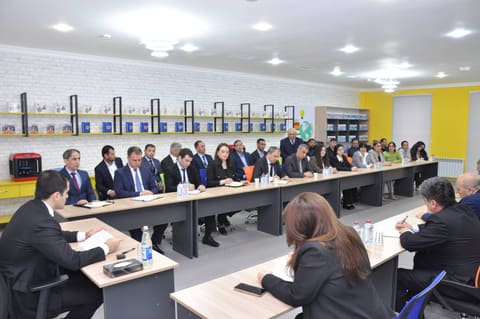 Elm və təhsil nazirinin müavini Şamaxıda müəllim və valideynlərlə görüşüb