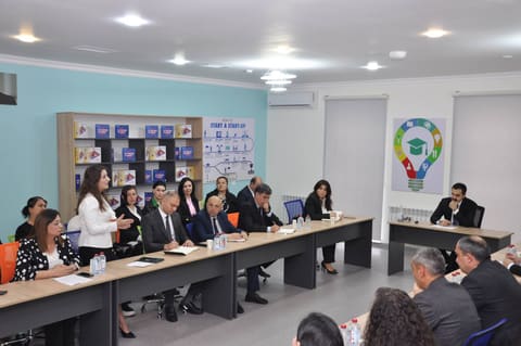 Elm və təhsil nazirinin müavini Şamaxıda müəllim və valideynlərlə görüşüb
