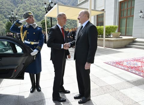 Qəbələdə Çexiyanın Baş naziri Andrey Babişin rəsmi qarşılanma mərasimi olub