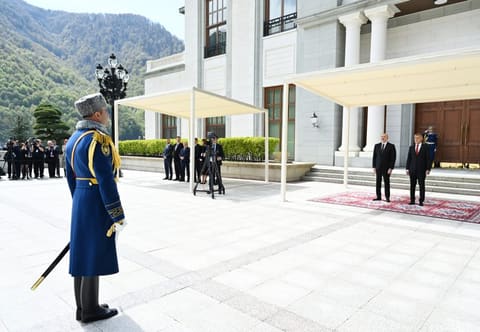 Qəbələdə Çexiyanın Baş naziri Andrey Babişin rəsmi qarşılanma mərasimi olub