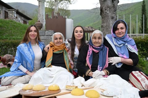 Leyla Əliyeva və Arzu Əliyeva Şəkidə tarixi-memarlıq abidələrinin bərpadan sonra açılışında iştirak ediblər