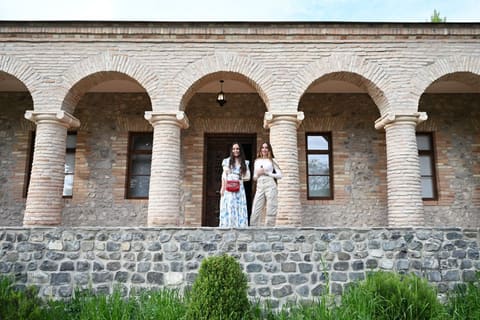 Leyla Əliyeva və Arzu Əliyeva Şəkidə tarixi-memarlıq abidələrinin bərpadan sonra açılışında iştirak ediblər