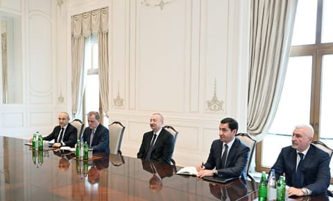 İlham Əliyev Birləşmiş Ərəb Əmirliklərinin nümayəndə heyətini qəbul edib