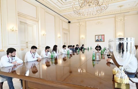 Prezident Avropa çempionatında komanda hesabında çempion olan güləşçiləri qəbul edib - YENİLƏNİB
