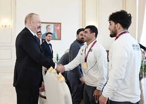 Prezident Avropa çempionatında komanda hesabında çempion olan güləşçiləri qəbul edib - YENİLƏNİB