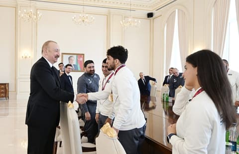 Prezident Avropa çempionatında komanda hesabında çempion olan güləşçiləri qəbul edib - YENİLƏNİB