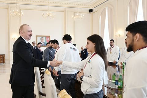 Prezident Avropa çempionatında komanda hesabında çempion olan güləşçiləri qəbul edib - YENİLƏNİB