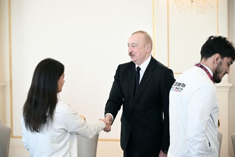 Prezident Avropa çempionatında komanda hesabında çempion olan güləşçiləri qəbul edib - YENİLƏNİB