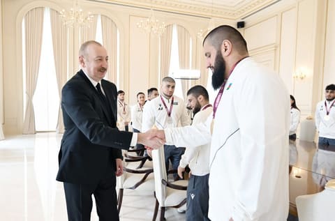 Prezident Avropa çempionatında komanda hesabında çempion olan güləşçiləri qəbul edib - YENİLƏNİB