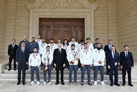Prezident Avropa çempionatında komanda hesabında çempion olan güləşçiləri qəbul edib - YENİLƏNİB