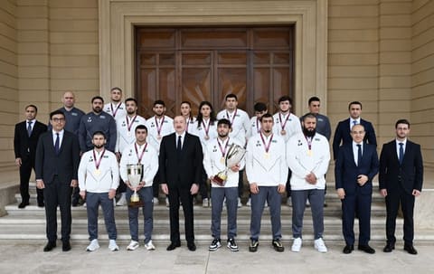 Prezident Avropa çempionatında komanda hesabında çempion olan güləşçiləri qəbul edib - YENİLƏNİB