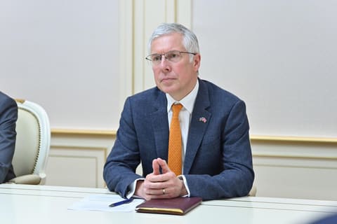 Sahibə Qafarova Britaniya səfiri ilə danışıqlar aparıb