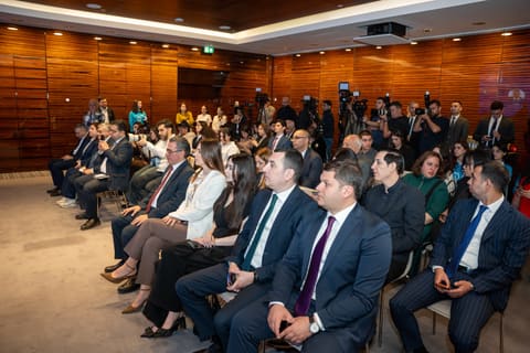 “İctimai proseslər media müstəvisində” mövzusunda III Forumda “Şəhərsalma və Memarlıq İli”ndə media gündəmi”nə həsr olunan panel sessiya təşkil edilib