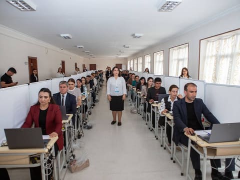 Naxçıvanda təhsilverənlərin sertifikatlaşdırılması prosesinin ikinci dövriyyəsi üzrə imtahanlara başlanılıb
