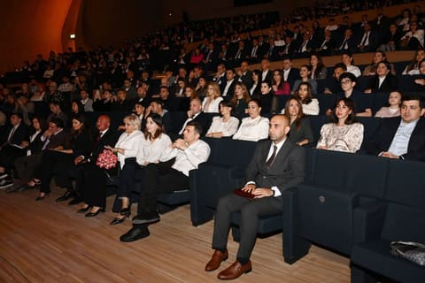 Heydər Əliyev Mərkəzində Ümummilli Lider Heydər Əliyevə həsr edilən “Bir səfərin izi ilə” filmi nümayiş olunub