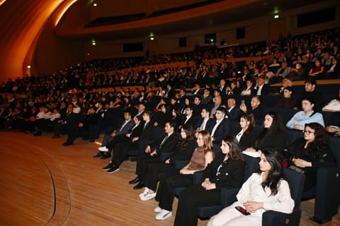 Heydər Əliyev Mərkəzində Ümummilli Lider Heydər Əliyevə həsr edilən “Bir səfərin izi ilə” filmi nümayiş olunub