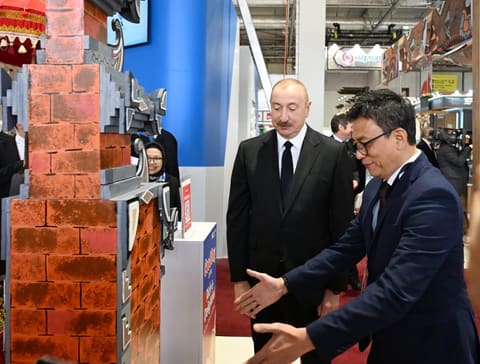  İlham Əliyev 19-cu “Caspian Agro Week” və 31-ci “InterFood Azerbaijan” sərgiləri ilə tanış olub - YENİLƏNİB