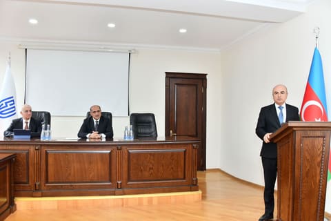 Sumqayıt Dövlət Universitetinin yeni rektoru kollektivə təqdim olunub