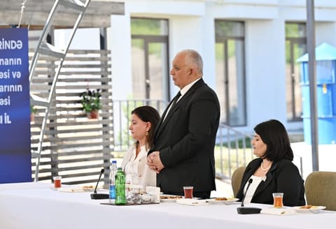 Prezident İlham Əliyev Zəngilan şəhərindəki ilk yaşayış kompleksinə köçən ailələrlə görüşüb - YENİLƏNİB